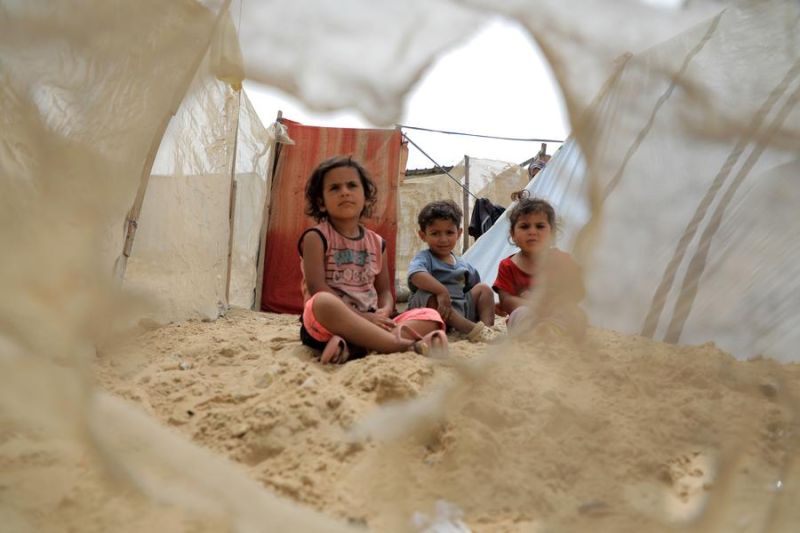 Warga Gaza kembali mengungsi di bawah perintah evakuasi Israel
