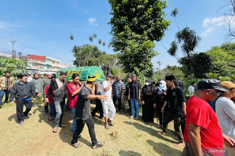 6 korban kecelakaan Ciater dimakamkan di TPUI Parung Bingung Depok