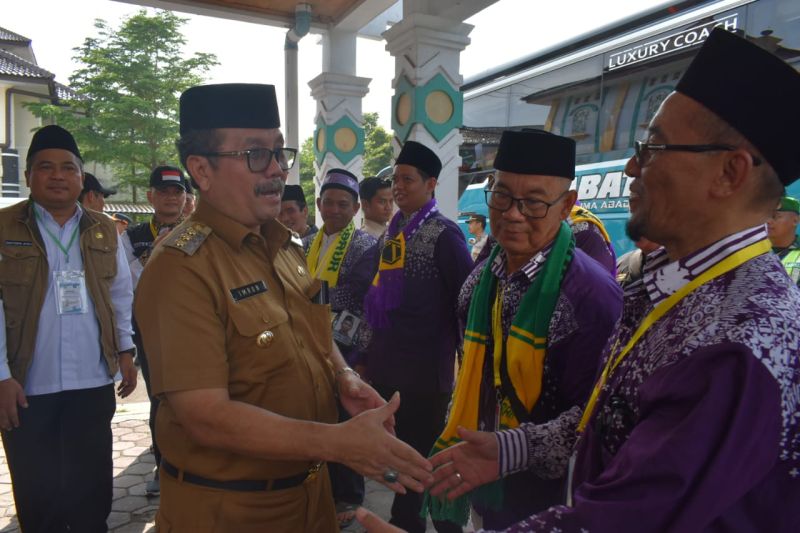 Kemenag Cirebon: 443 calon haji mulai dilepas ke Tanah Suci