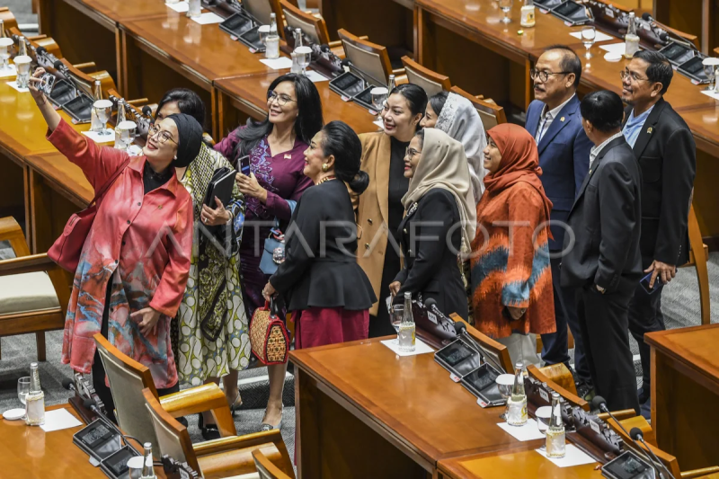 Rapat paripurna pembukaan masa sidang DPR