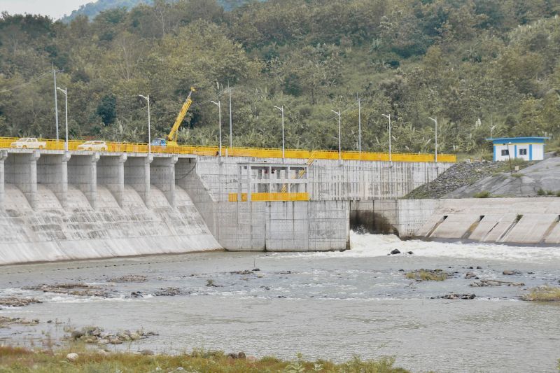 PLN tuntaskan proyek PLTA Jatigede Sumedang dukung pengembangan energi hijau