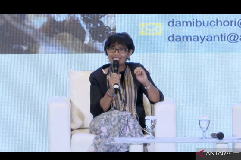 Peneliti IPB serukan keterlibatan semua pihak jaga populasi lebah ...