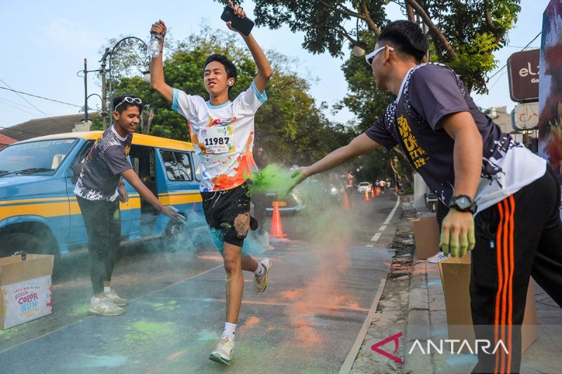 Color Run Festival kampanye perilaku hidup sehat dengan olahraga lari