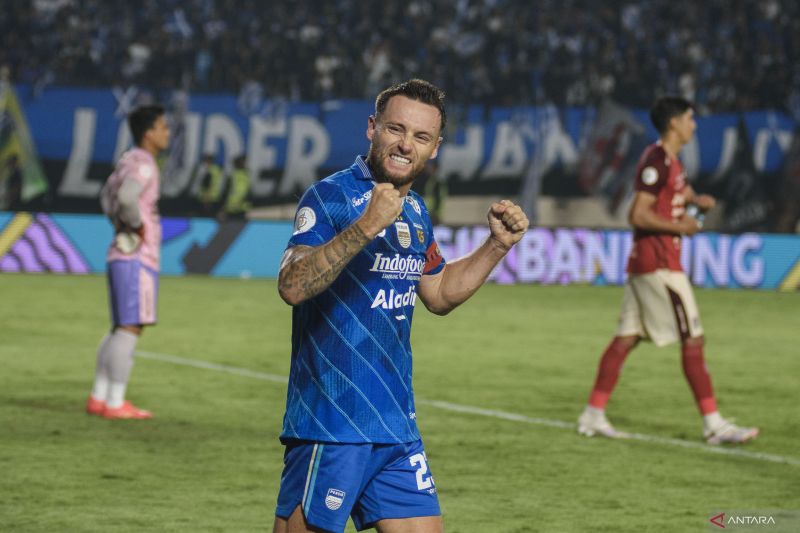 Berusia lebih muda, Madura United lebih dominan atas Persib Bandung