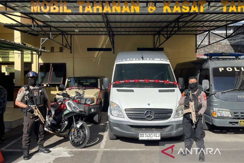 KPK sita tiga kendaraan SYL di Kota Makassar