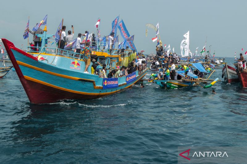 Tradisi Labuh Saji di Sukabumi