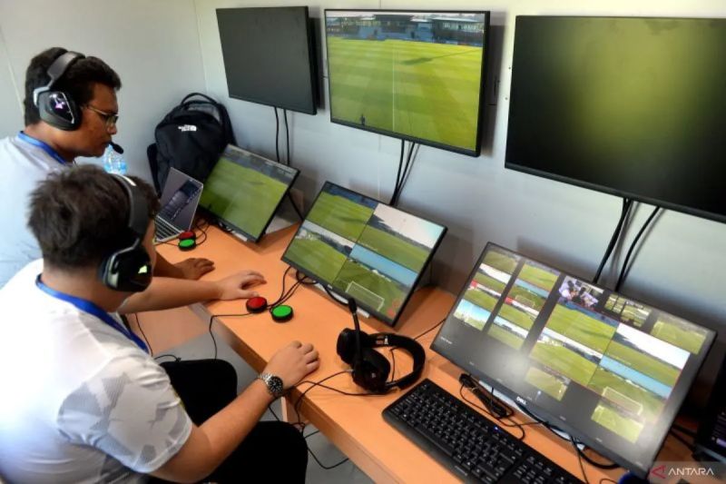 Spektrum - Sudahkah Liga 1 2024/2025 berjalan ke arah yang benar?