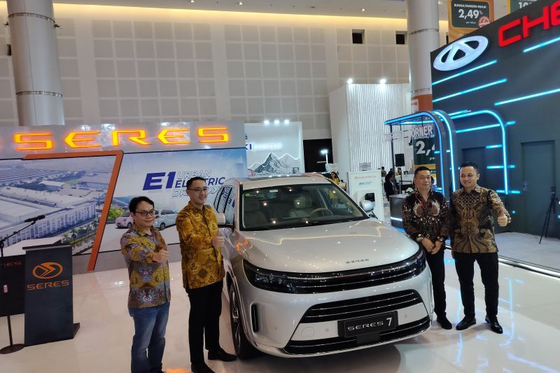 Produsen mobil China Seres luncurkan mobil listrik baru di Indonesia