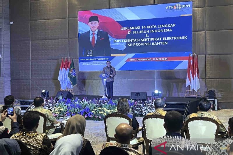 Menteri ATR deklarasikan Sukabumi dan Cimahi Kota Lengkap di seluruh Indonesia