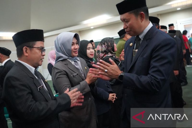 Pj Bupati Bogor melantik 67 pejabat untuk meningkatkan performa layanan publik