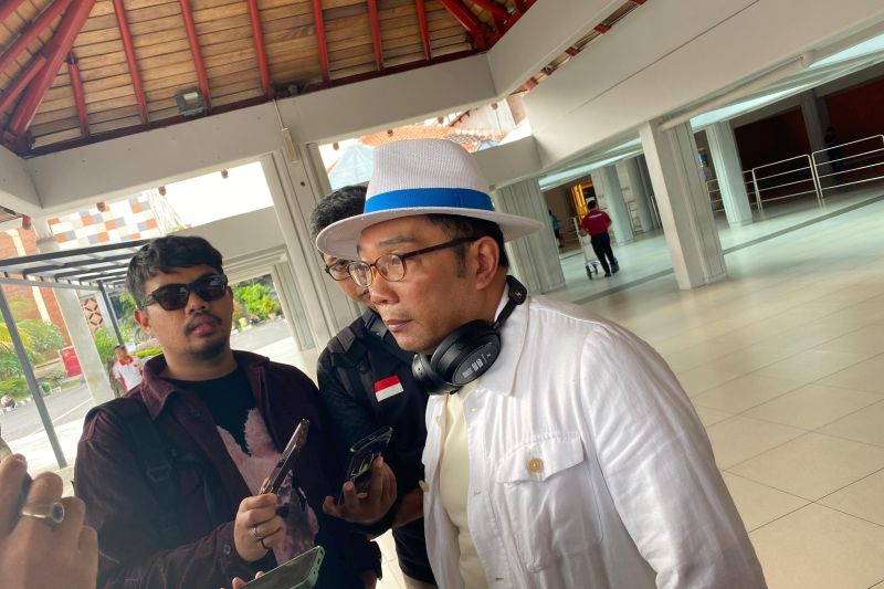 Ridwan Kamil ungkap Golkar masih bahas sosok yang ditugaskan maju di Pilkada DKI Jakarta