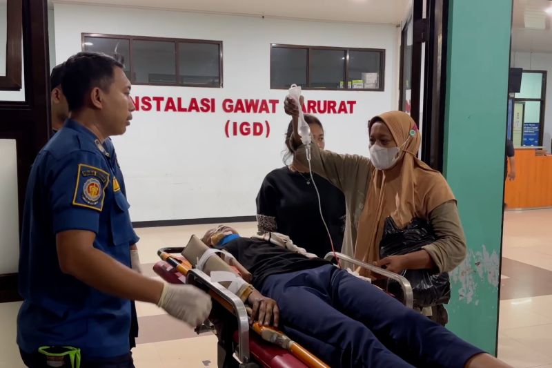 Keterbatasan alat, RSUD Subang rujuk 20 korban laka ke RS di Depok