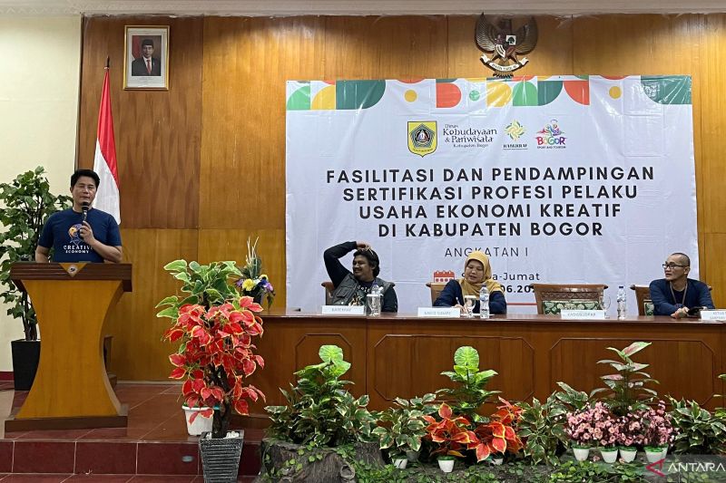 Disbudpar Kabupaten Bogor sertifikasi profesi pelaku ekonomi kreatif