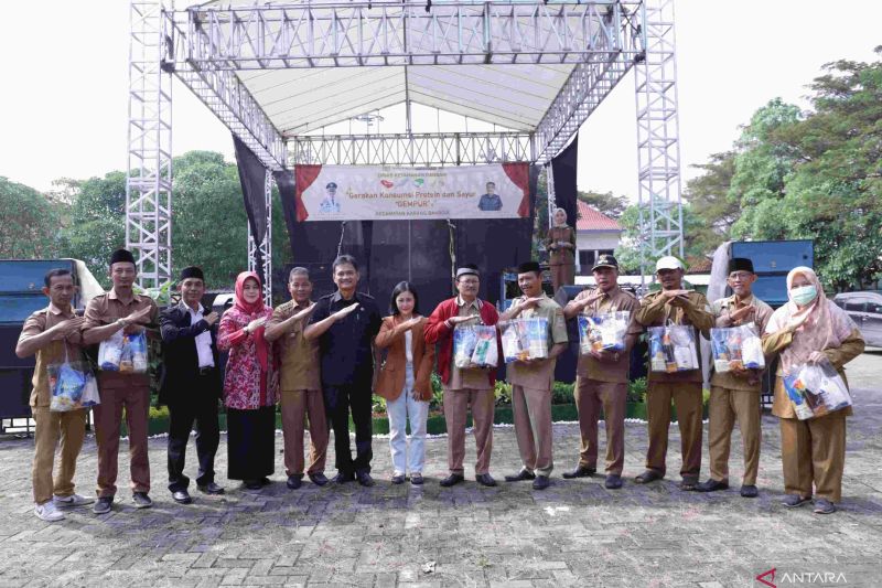 Pemkab Bekasi gencarkan konsumsi protein dan sayur