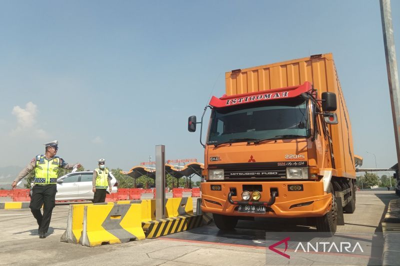 Tim gabungan lakukan operasi kendaraan ODOL guna tekan kecelakaan di Tol Cipali