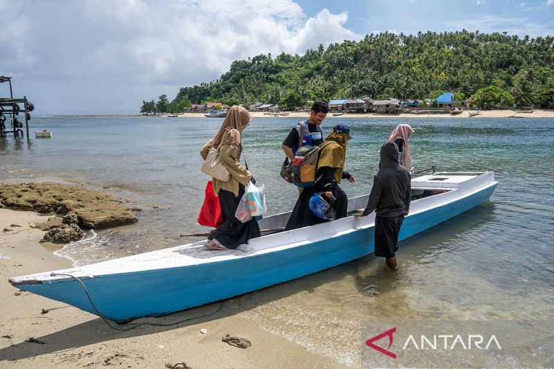 Sarana transportasi antarpulau di Donggala