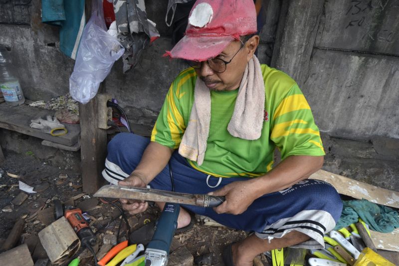 Perajin benda tajam ramai pesanan jelang Idul Adha