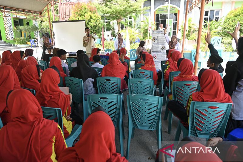 Sosialisasi kosmetik dan bahan pangan berbahaya di Palu