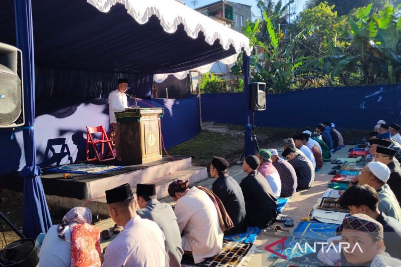 Bey ingatkan soal persaudaraan saat Shalat Idul Adha di Jayagiri Bandung Barat