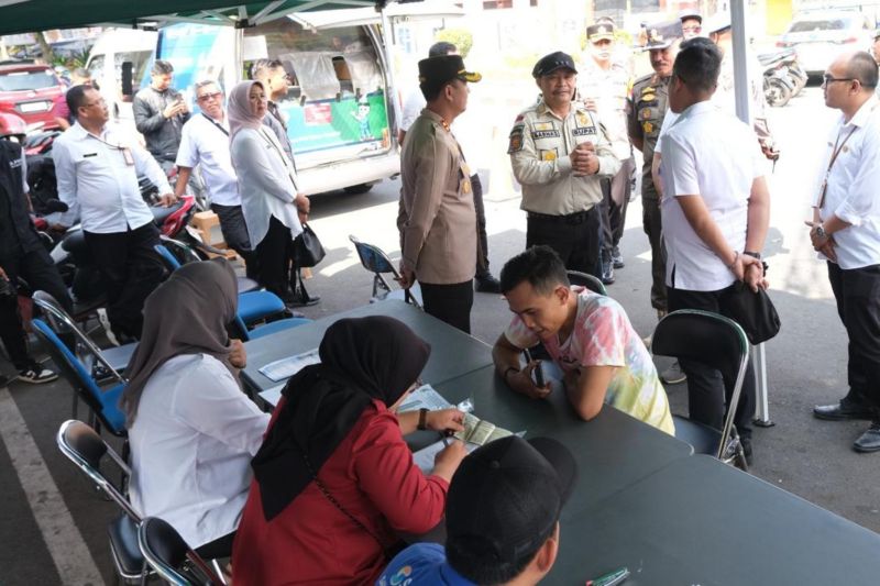 Pj Bupati Garut ingatkan masyarakat sadar bayar pajak kendaraan