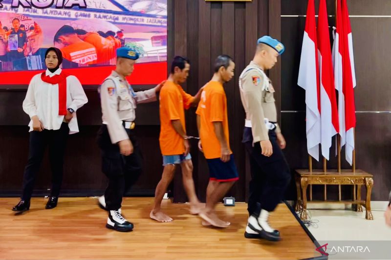 Polresta Bogor ringkus 2 kuli bangunan cabuli anak-anak di Sempur