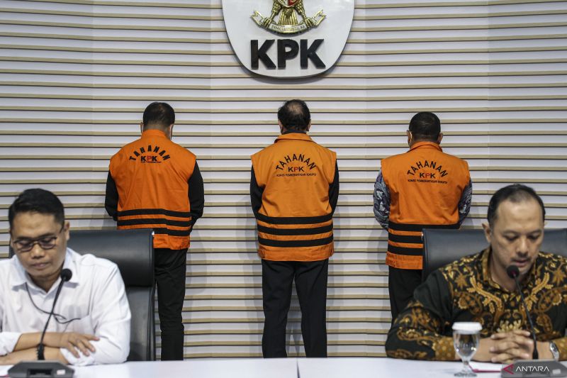 Kemarin, KPK tahan eks Sestama Basarnas sampai peretasan PDNS 2