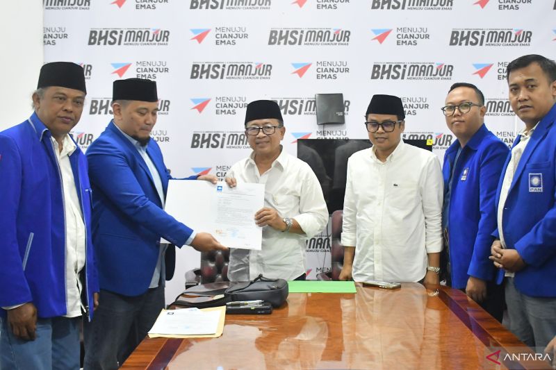 Pasangan Herman-Ibang terima surat keputusan dari PAN