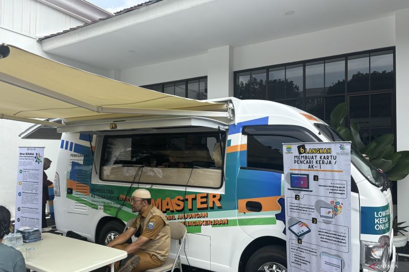 Pemkot Bandung luncurkan Mobil Master untuk permudah para pencari kerja