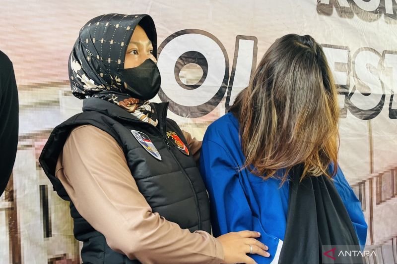 Polresta Bogor menangkap selebgram perempuan promosikan judi daring