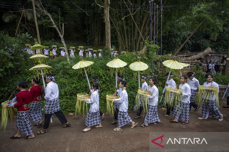 Tradisi Seren Taun Cigugur