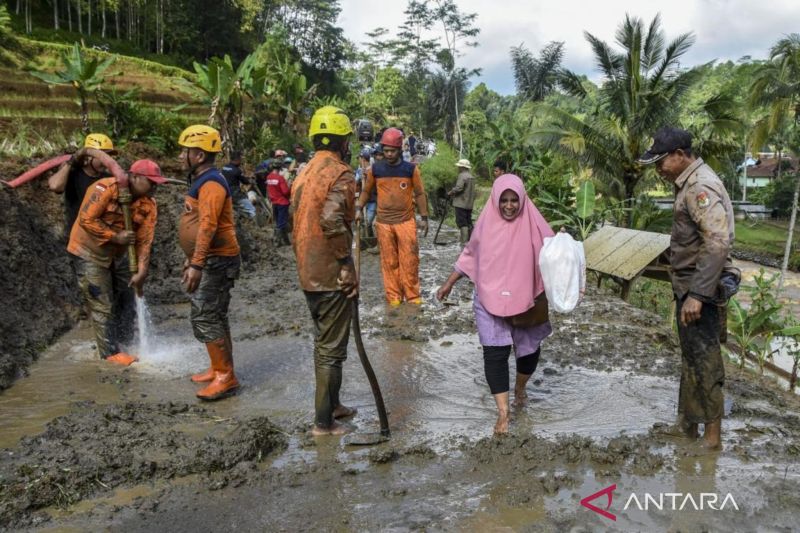 BPBD Garut turunkan tim untuk menanggulangi 46 titik bencana