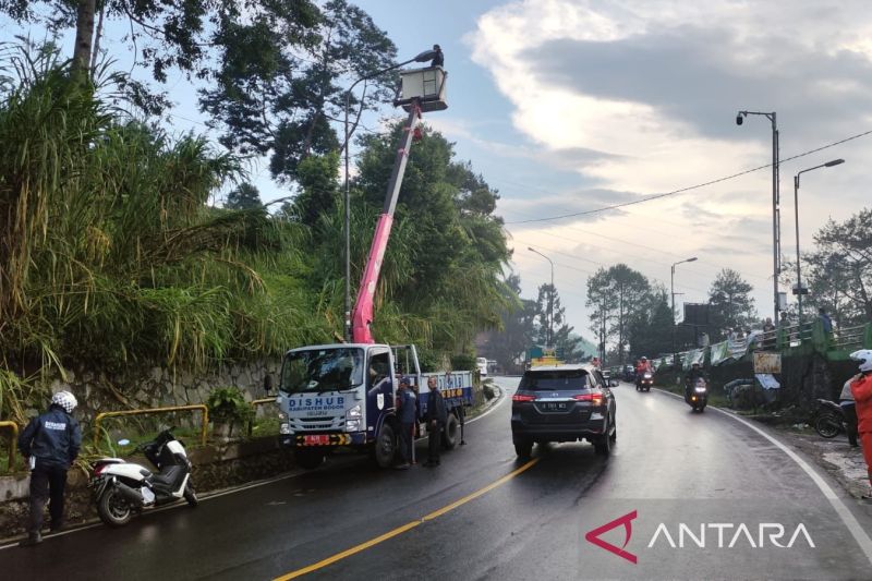 Pemasangan 341 lampu di sepanjang Jalur Puncak jadi target Pemkab Bogor