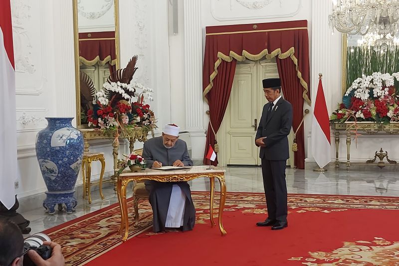 Presiden Joko Widodo terima kunjungan Grand Syekh Al-Azhar di Istana Merdeka