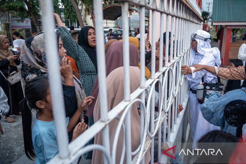 Keterlambatan pemulangan jamaah haji Kota Palu