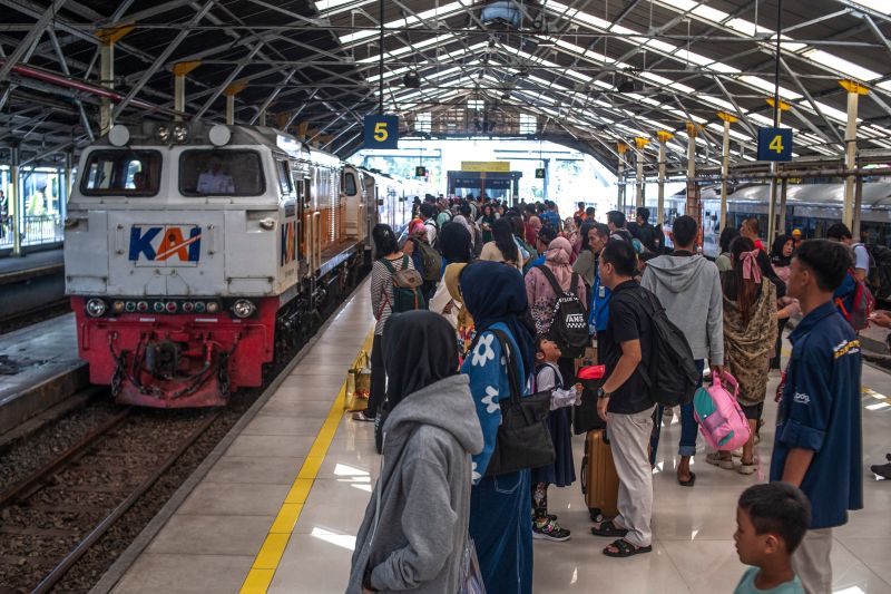 KAI Bandung angkut 1,7 juta penumpang kereta jarak jauh pada semester I 2024