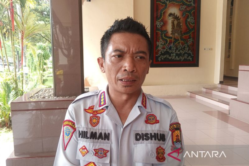 Pemkab Cirebon pasang 16 ribu lampu jalan umum