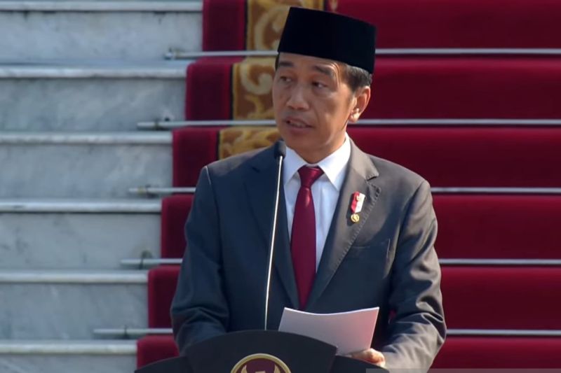 Presiden Jokowi lantik 906 perwira remaja TNI dan Polri di Istana Merdeka