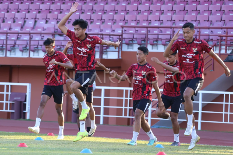 Latihan Timnas Indonesia U-19 jelang lawan Filipina malam ini