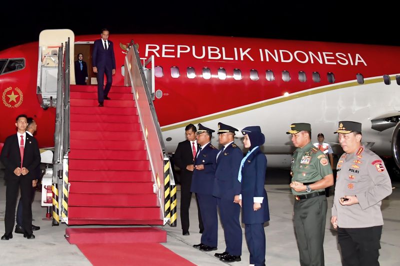 Presiden Jokowi tiba kembali di Jakarta setelah kunjungan ke UEA