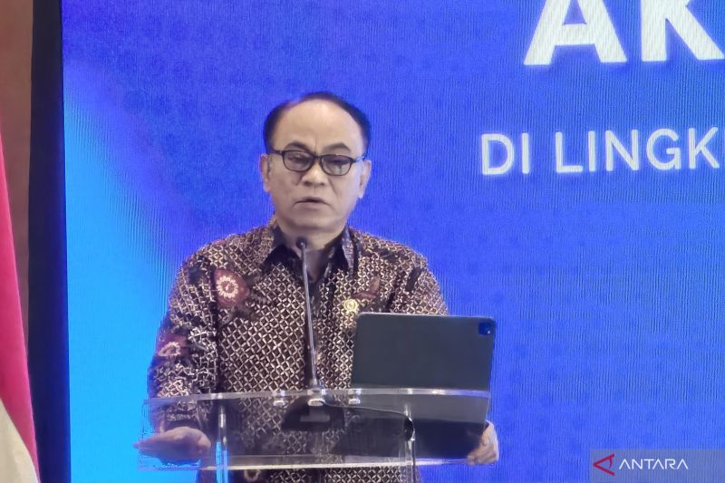 Menkominfo catat 100 persen pegawai sudah teken pakta integritas cegah judi daring