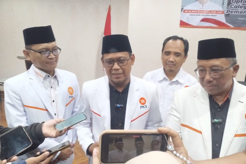 DPP PKS keluarkan SK bagi pasangan calon Imam-Ririn untuk Pilkada Depok