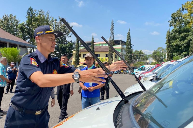 Polres Garut cek mobil ambulans untuk pastikan layak beroperasi