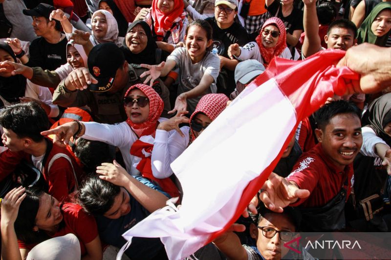 Gerakan pembagian bendera merah putih di Palangka Raya