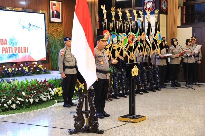 Kapolri memimpin upacara kenaikan pangkat dan sertijab pati Polri