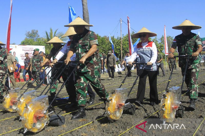 Kunker KSAD dan Dirut Pertamina di Kupang