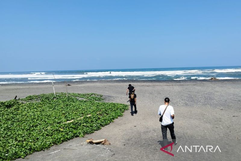 Pemkab Cianjur membangun sarana prasarana penunjang obyek wisata selatan