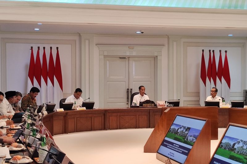 Presiden Joko Widodo didampingi Prabowo pimpin ratas bahas RAPBN 2025