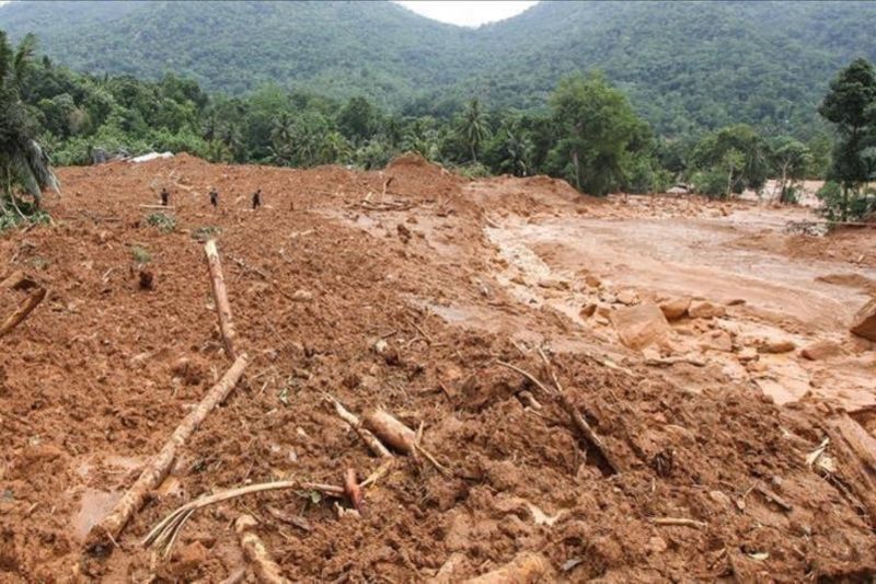 Longsor besar di India tewaskan 215 orang dan 206 hilang