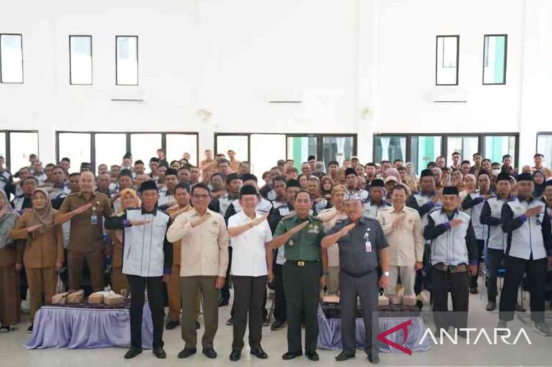 Bupati Bekasi bangga petani mampu menjaga ketahanan pangan daerah