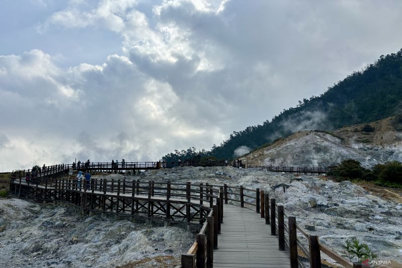 Badan Geologi memetakan desa dalam kawasan rawan bencana di Dieng